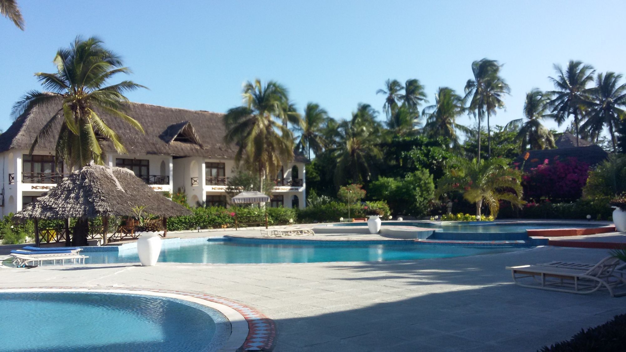 African Sun Sand Sea Beach Resort & Spa Bwejuu Exterior foto