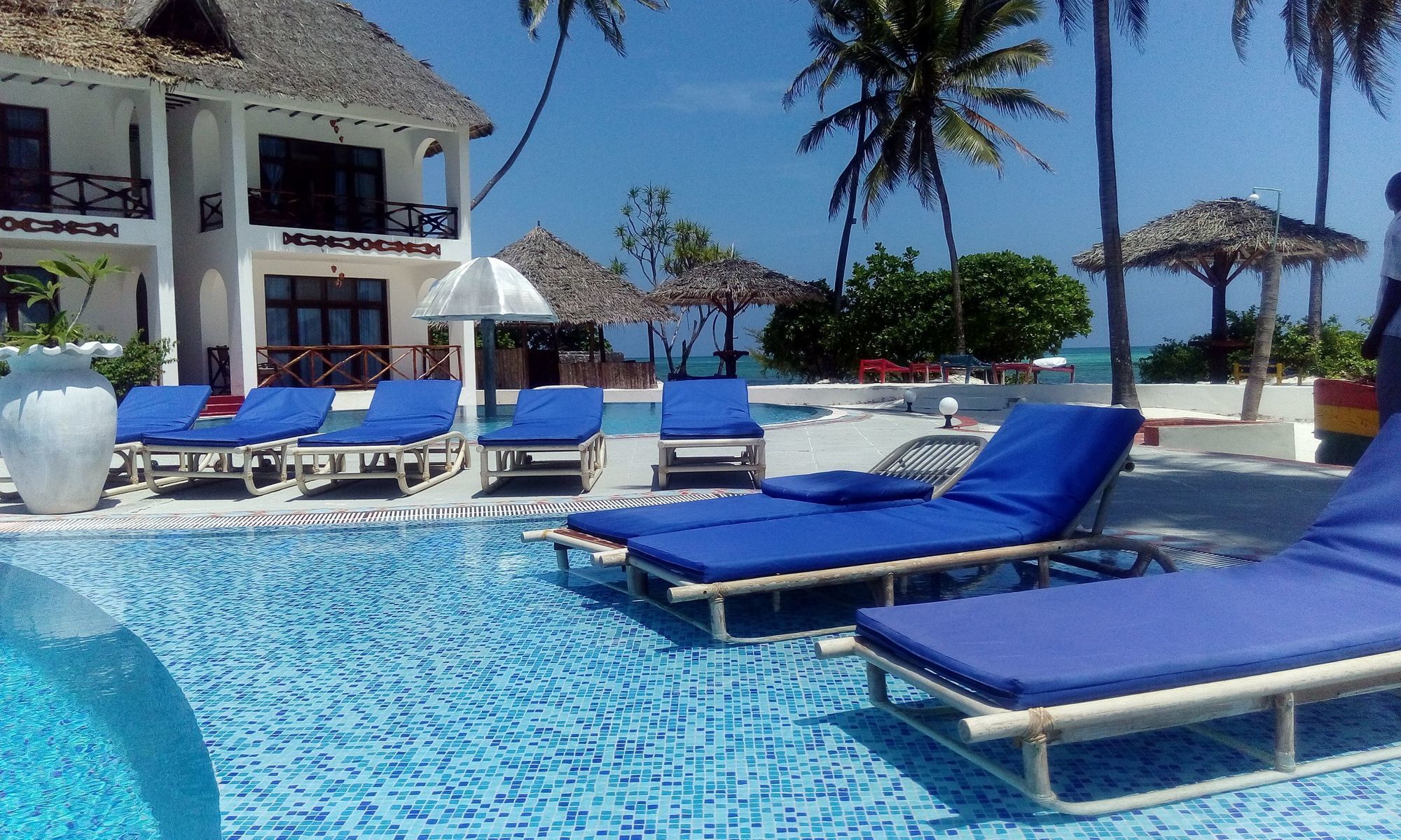 African Sun Sand Sea Beach Resort & Spa Bwejuu Exterior foto