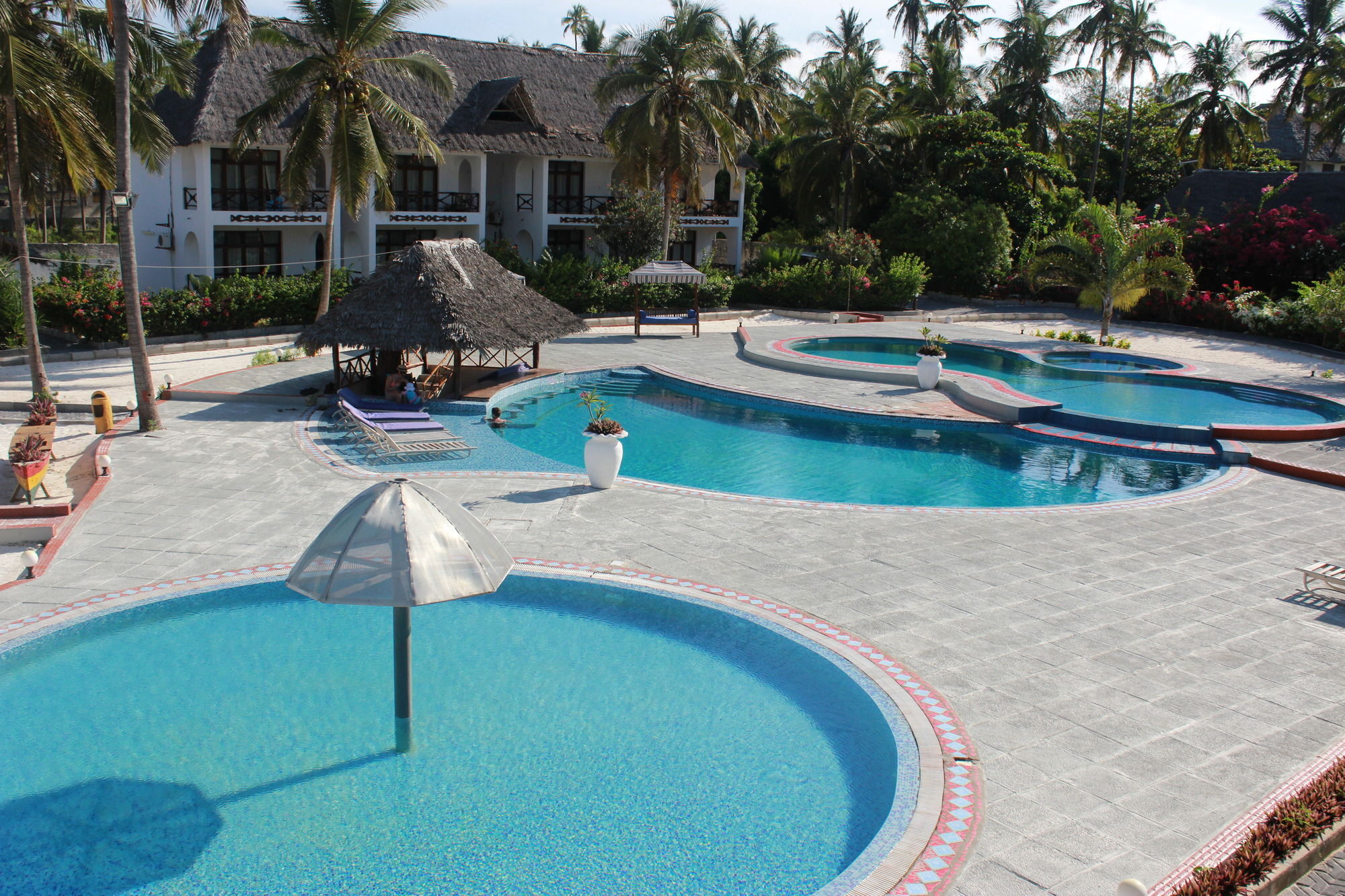 African Sun Sand Sea Beach Resort & Spa Bwejuu Exterior foto